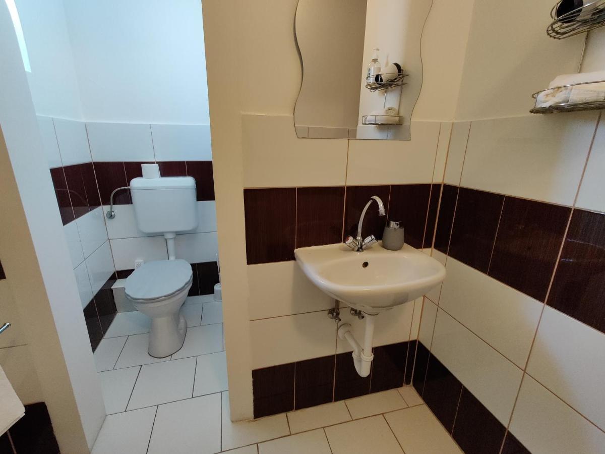 Katalin Apartmanhaz Μίσκολτς Εξωτερικό φωτογραφία