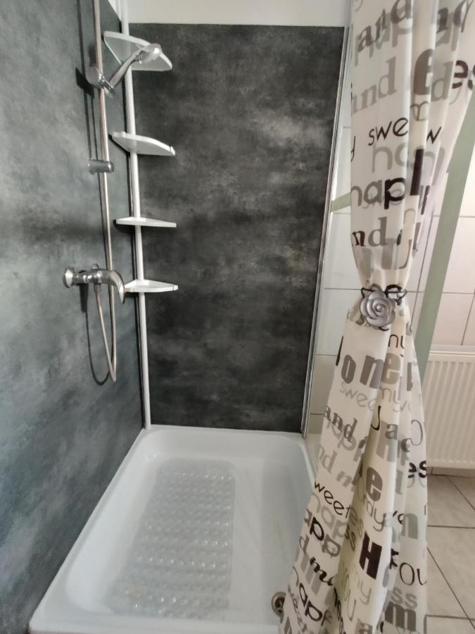 Katalin Apartmanhaz Μίσκολτς Εξωτερικό φωτογραφία