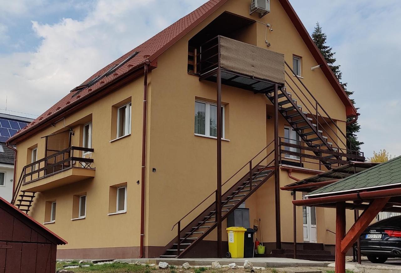 Katalin Apartmanhaz Μίσκολτς Εξωτερικό φωτογραφία